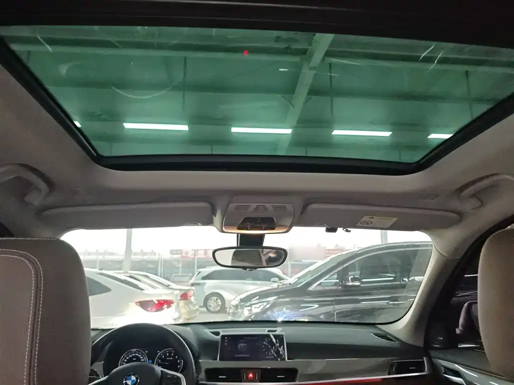 BMW X1 2019 xDrive20Li Premium Model фото 11