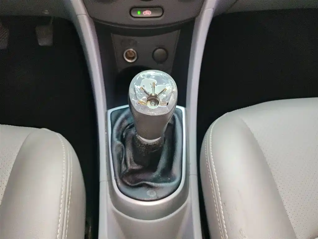 Hyundai Verna 2014 1.4L Manual Smart GLS фото 10