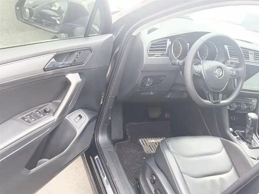 Volkswagen Tiguan L 2019 Facelift 330TSI Auto 2WD Smart Luxury China VI фото 16