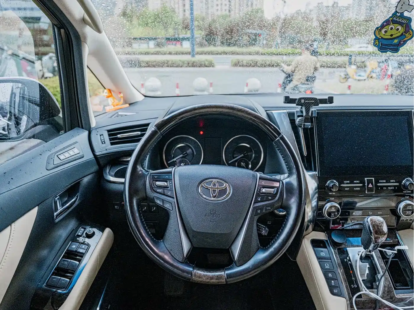 Toyota Vellfire 2021 Crown Hybrid 2.5L HV Premium Edition фото 13