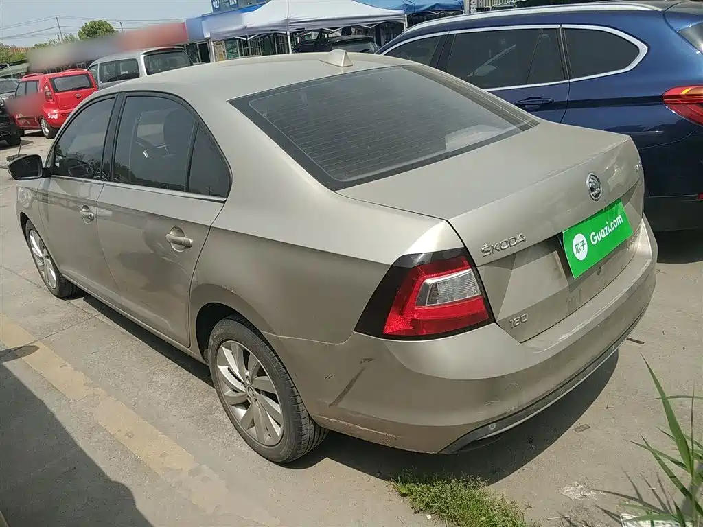 Škoda Rapid 2018 1.6L Automatic Comfort Edition фото 23