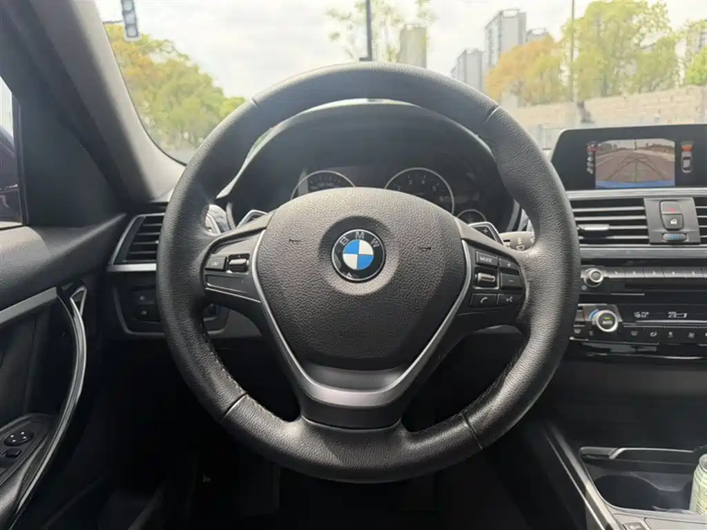BMW 3 Series 2017 320Li M Sport фото 3