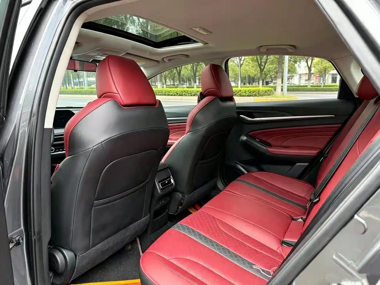 Фото 4 - Changan Eado