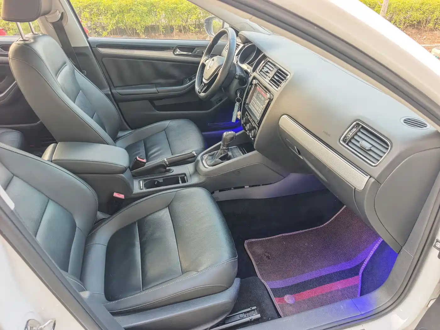 Volkswagen Sagitar 2015 230TSI Automatic Comfort фото 9