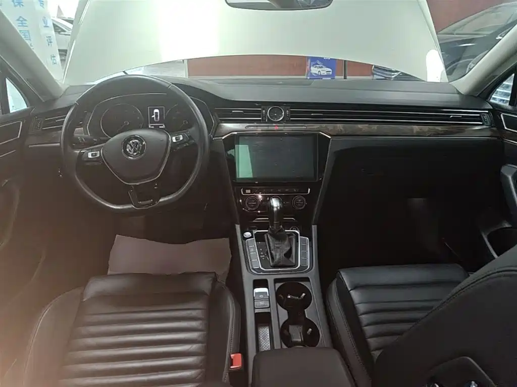 Volkswagen Magotan 2018 Facelift 330TSI DSG Luxury фото 10