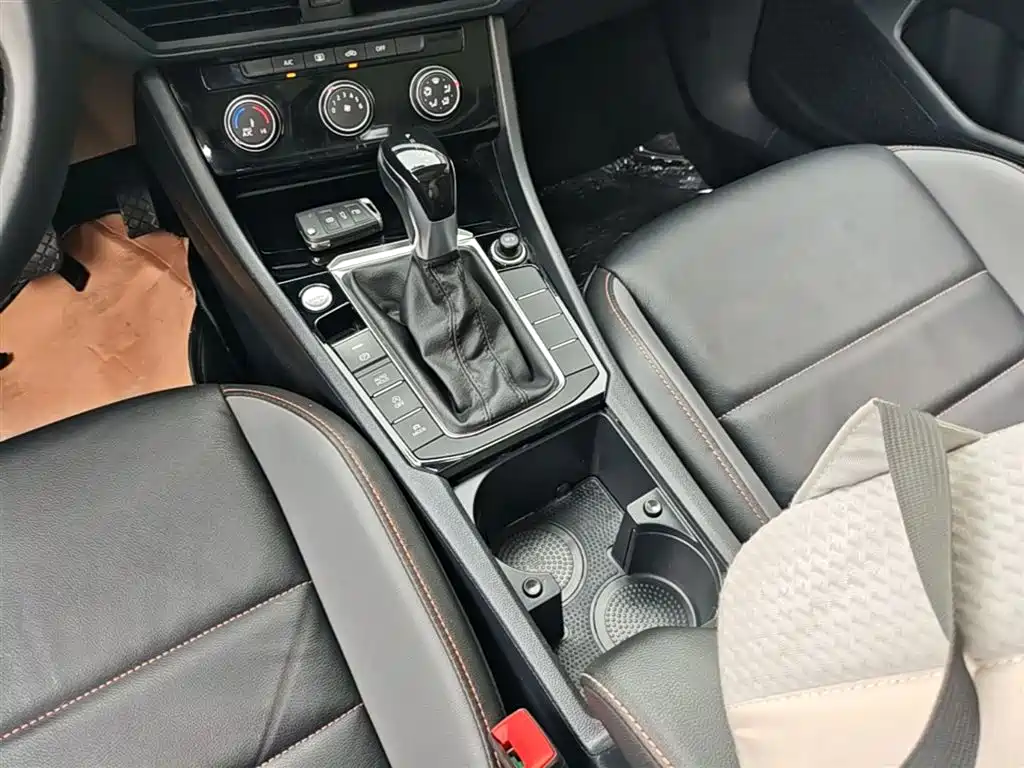 Volkswagen Sagitar 2021 280TSI DSG 30th Anniversary Edition фото 14
