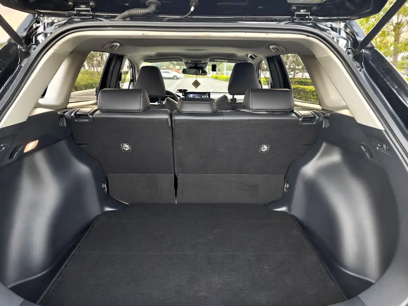 Toyota Frontlander 2023 2.0L CVT Luxury Edition фото 12