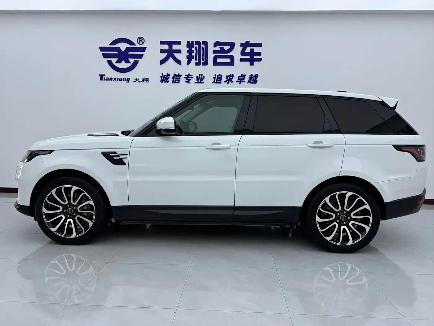 Land Rover Range Rover Sport 2020 3.0 L6 SE фото 4