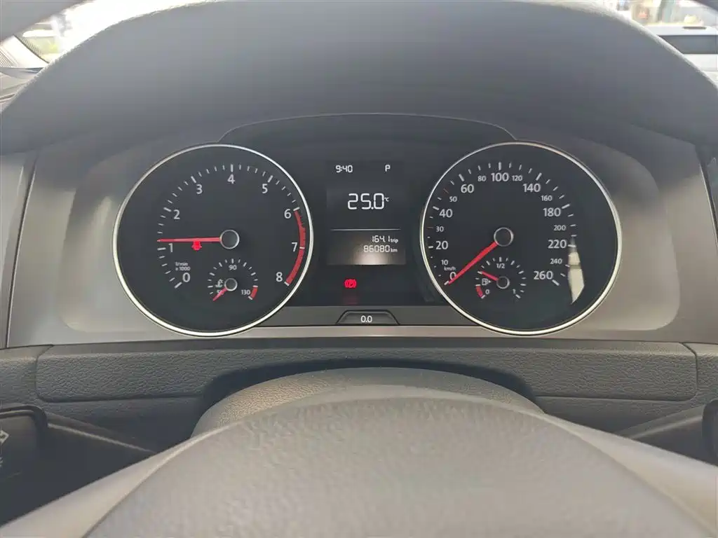 Volkswagen Golf 2016 1.6L Automatic Fashion фото 7