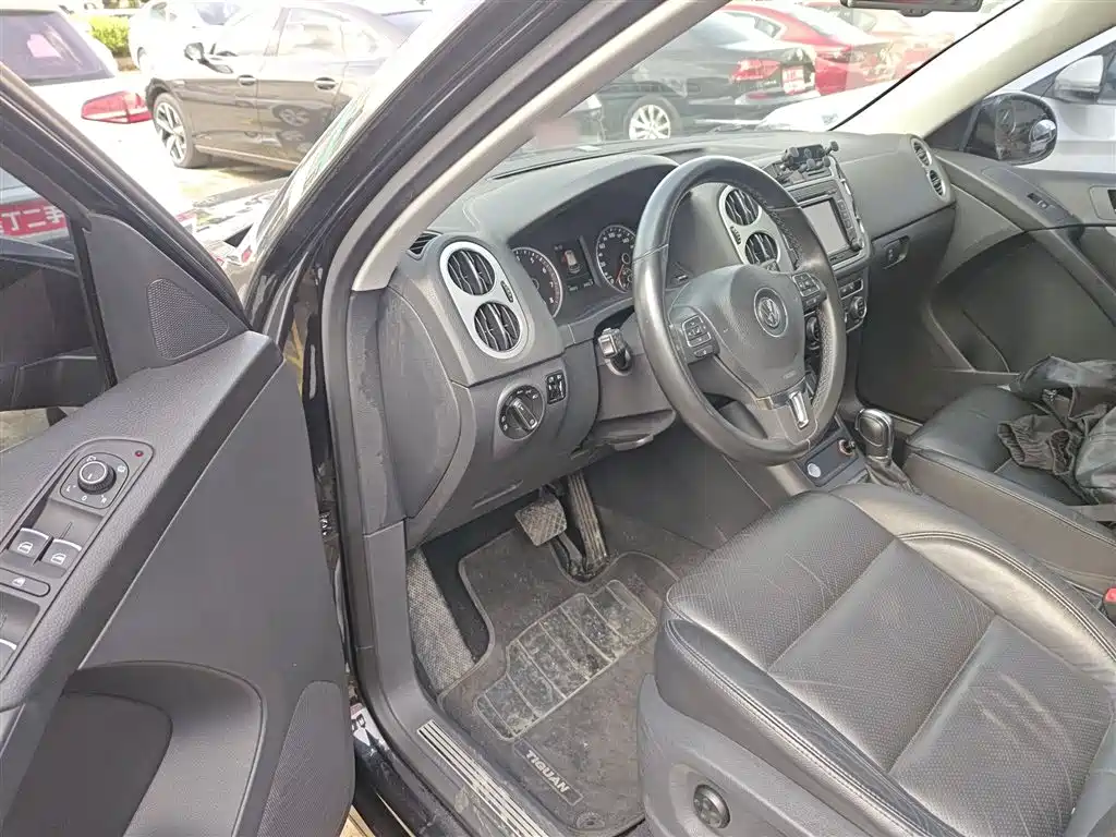 Volkswagen Tiguan 2015 1.8TSI Automatic 2WD Highline фото 16