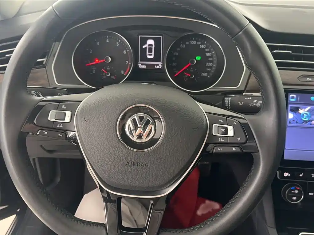 Volkswagen Magotan 2018 Facelift 330TSI DSG Luxury фото 5