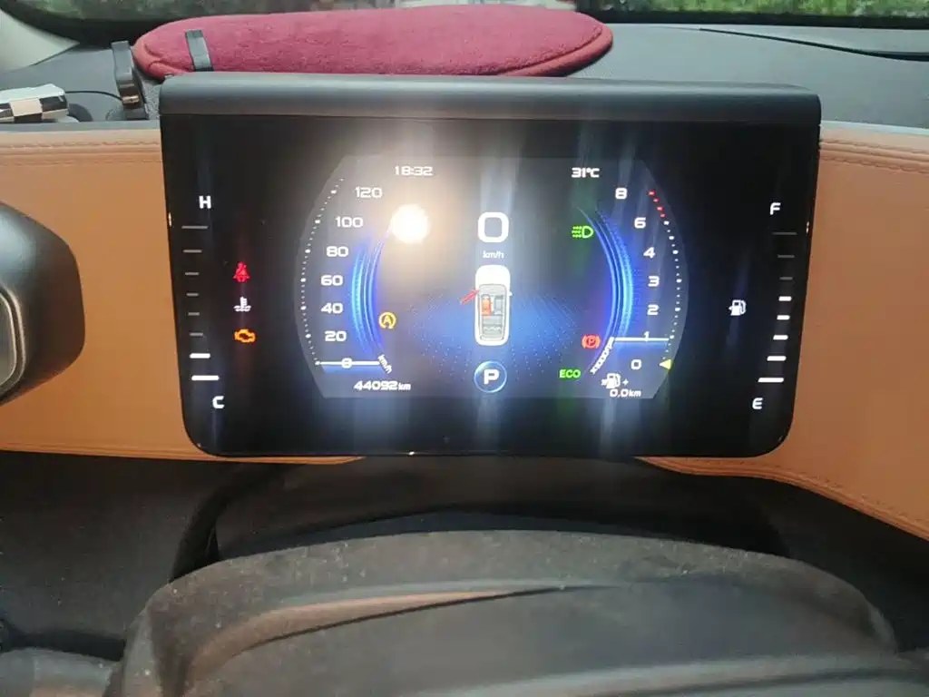 Фото 4 - Geely ICON