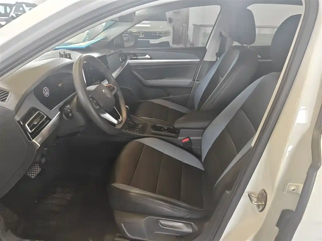 Volkswagen Lavida 2024 Model 1.5L Automatic Delight Edition фото 8