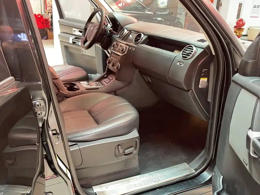 Фото 21 - Land Rover Discovery