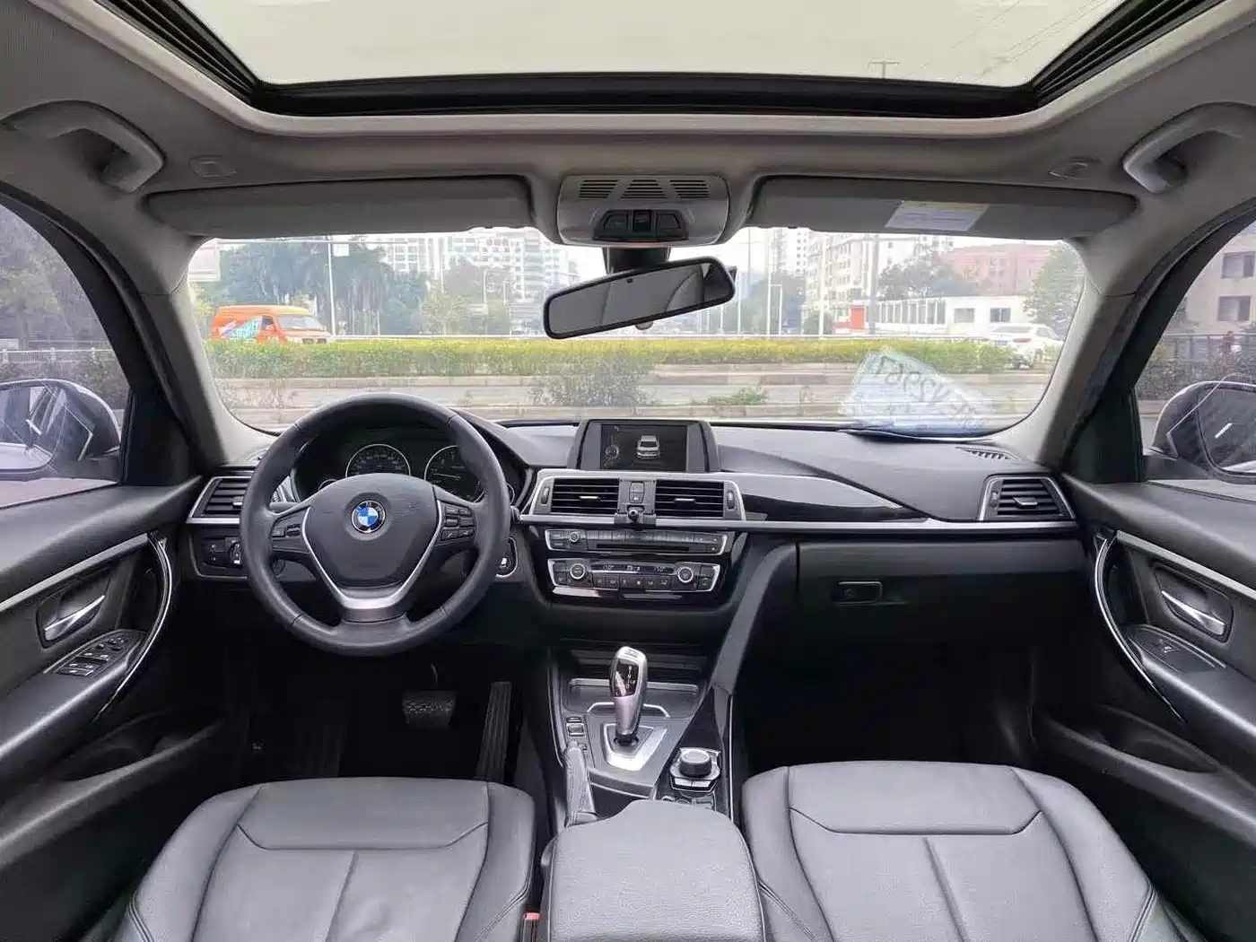 BMW 3 Series 2017 320Li M Sport фото 4