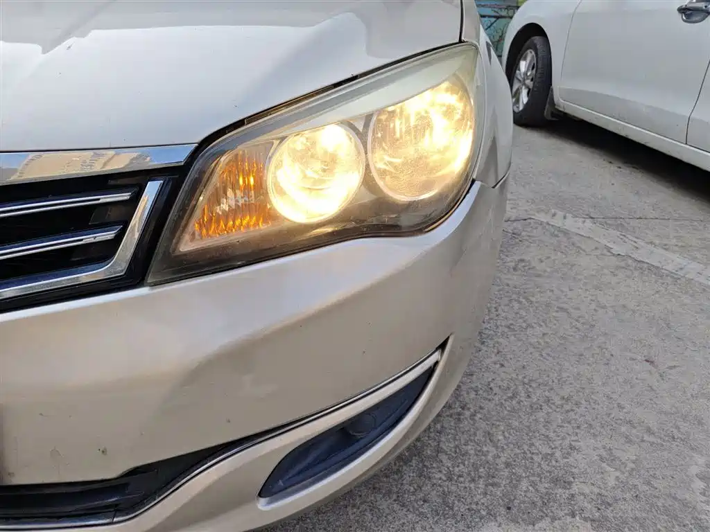 Roewe 350 2016 2015 Model 1.5L Manual Luxury Sunroof Edition