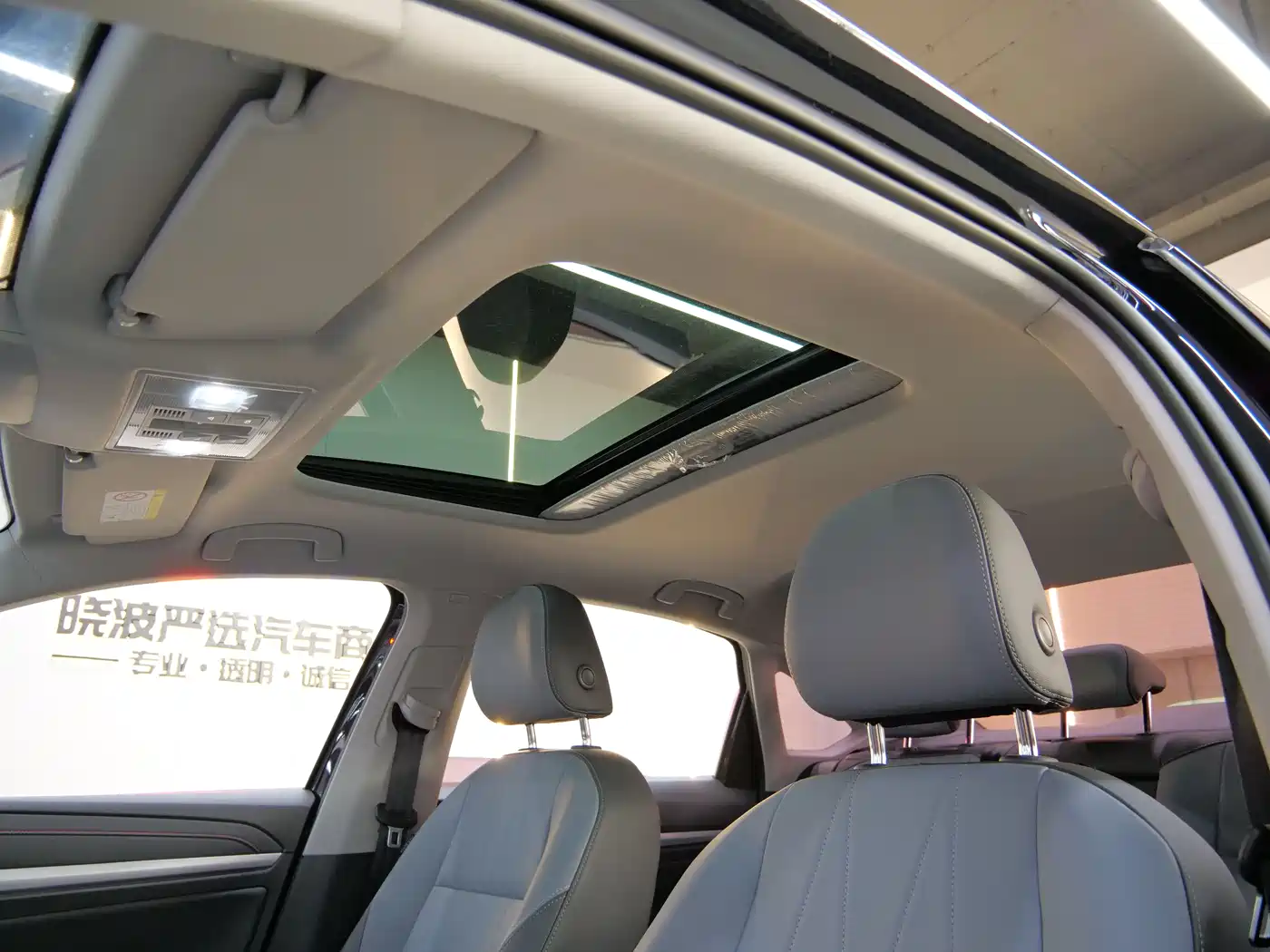 Volkswagen Lavida 2023 Facelift 1.5L Auto Starlight 5 Million Edition фото 13