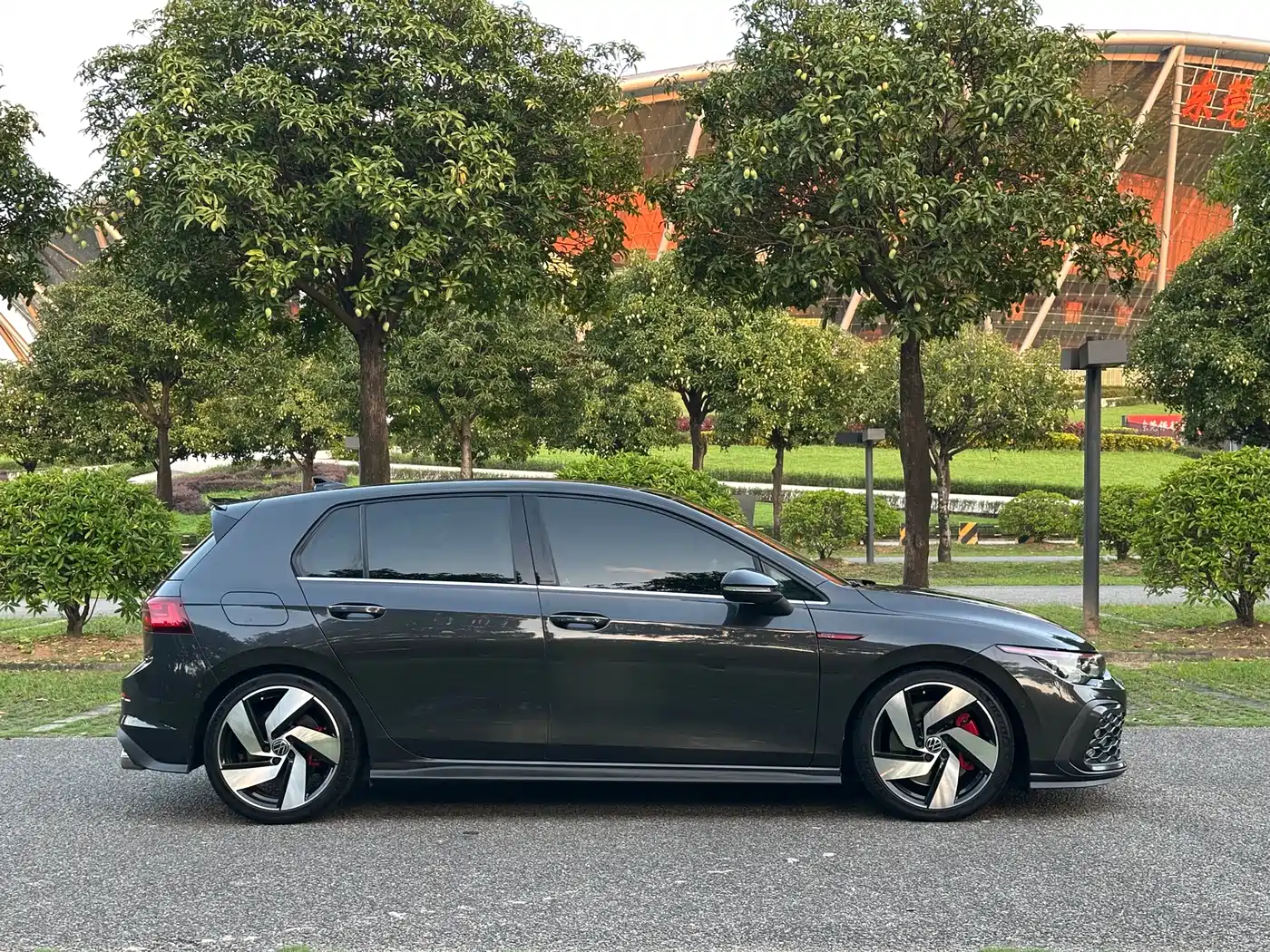Volkswagen Golf GTI 2021 Facelift 380TSI DSG GTI фото 4