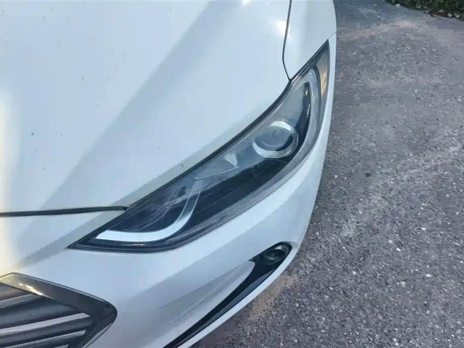 Hyundai Elantra 2016 Model 1.6L Automatic Smart Elite фото 5