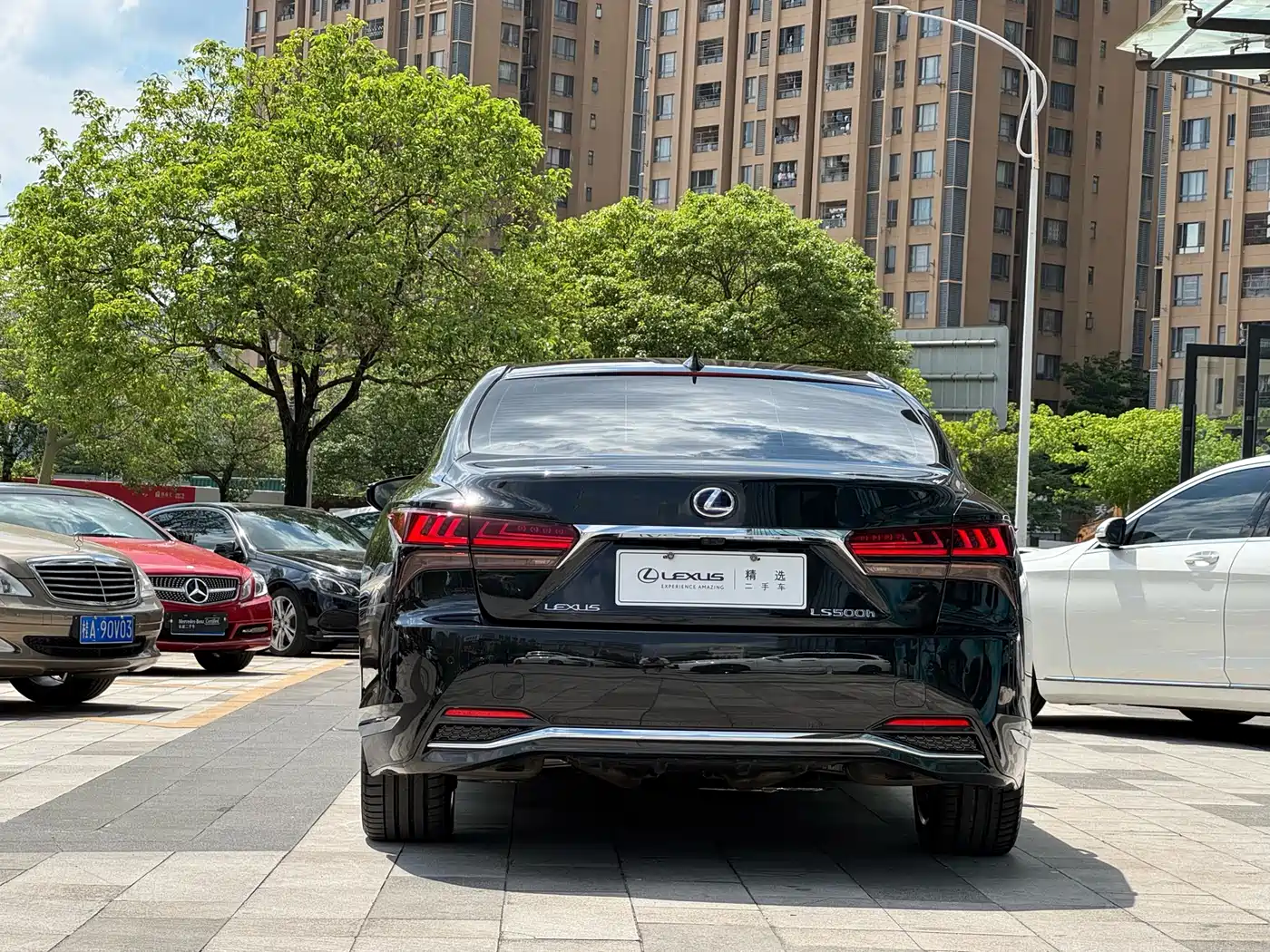 Lexus LS 2021 500h Executive Edition фото 5