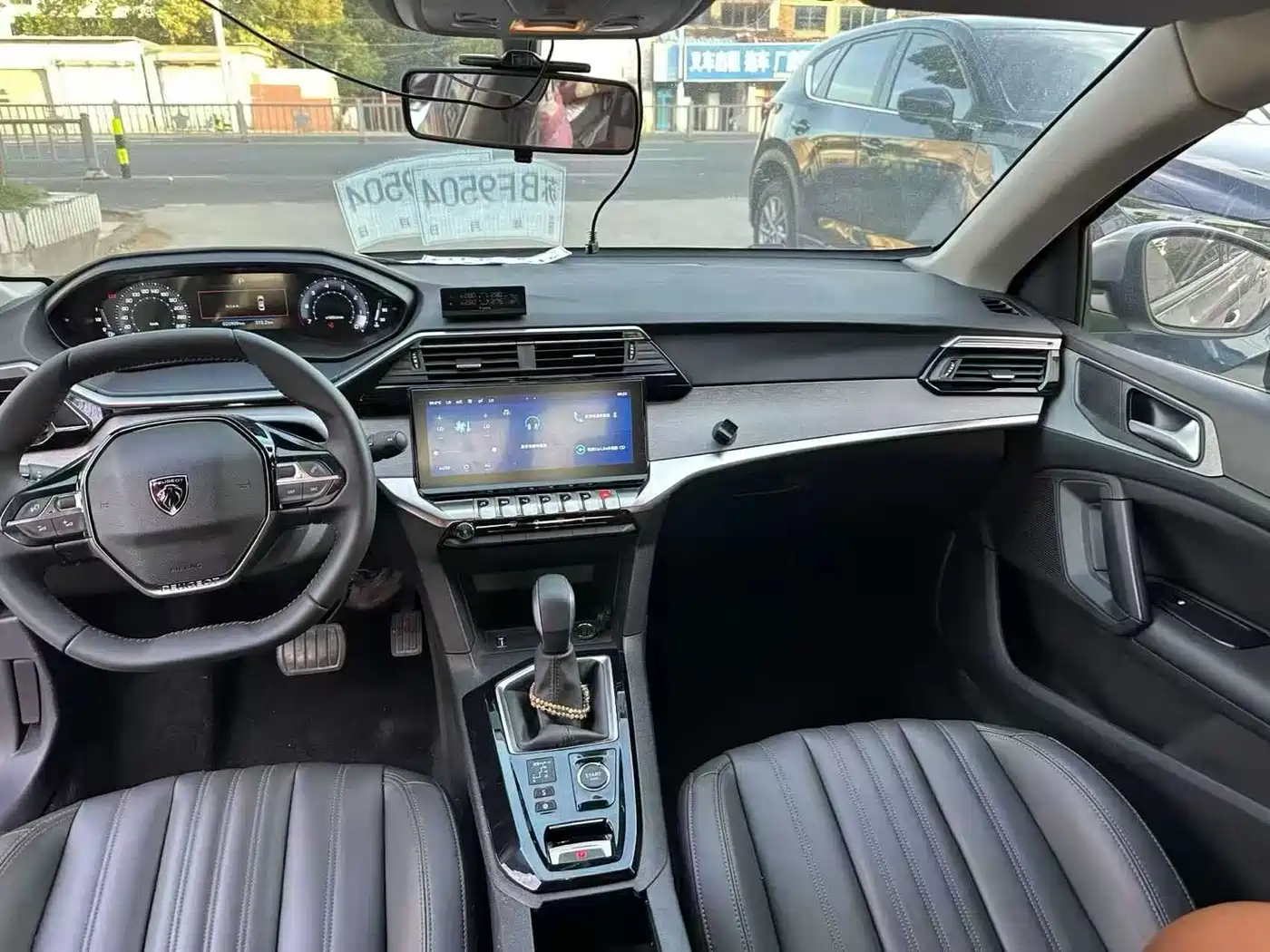 Peugeot 408 2022 1.6T Light Chaser Edition фото 8