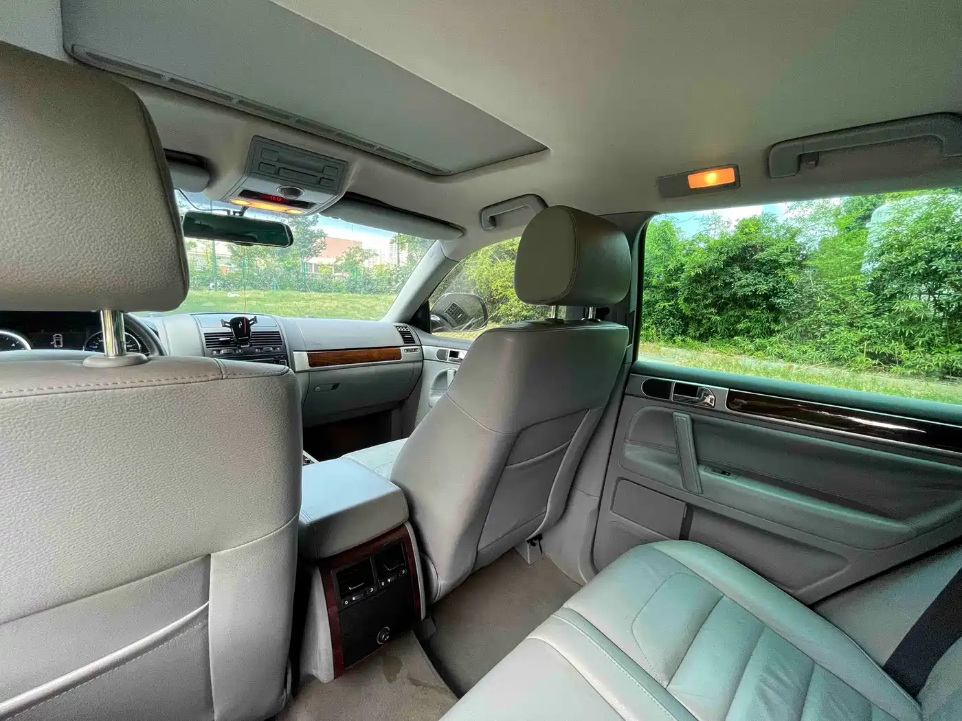 Volkswagen Touareg 2010 2009 3.0T Diesel Luxury
