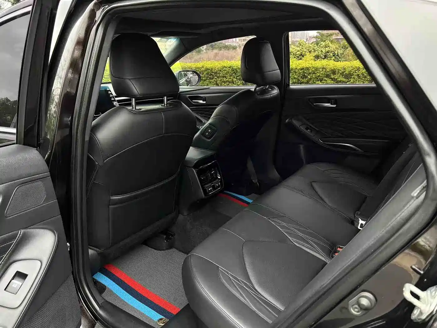 Toyota Avalon 2019 Hybrid 2.5L XLE Premium Edition China V фото 14