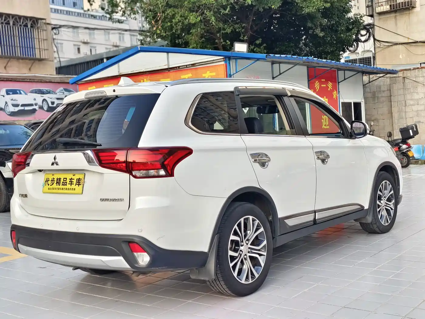 Mitsubishi Outlander 2017 2016 2.4L 4WD Luxury Edition 7-seater