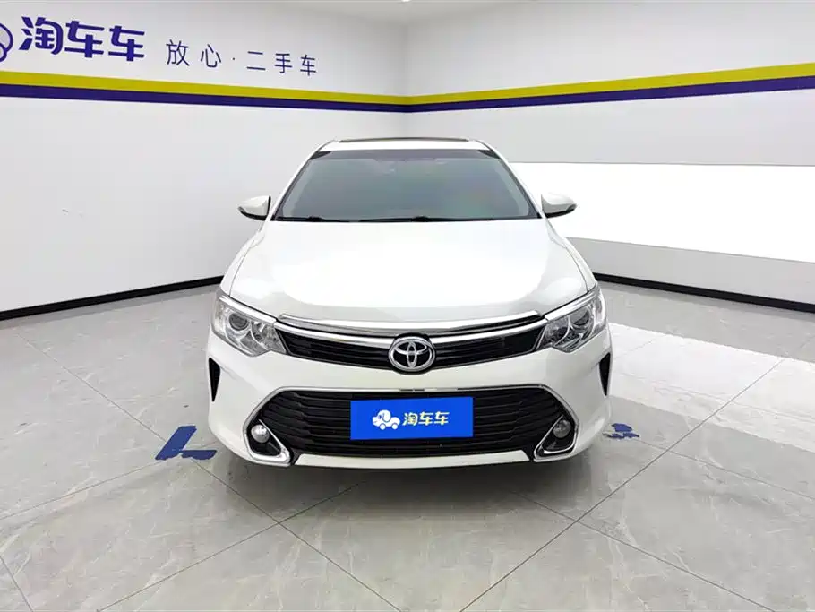Toyota Camry 2016 2.0G 10th Anniversary Leading Edition фото 2
