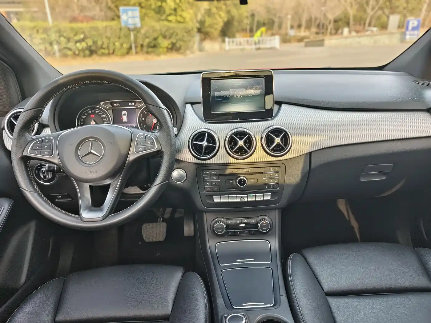 Mercedes-Benz B-Class 2017 B 200 Luxury фото 19