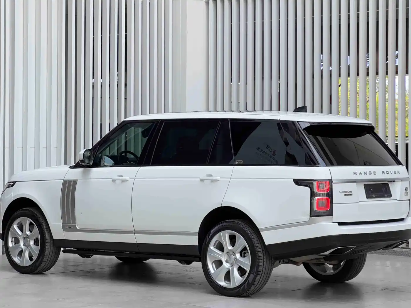 Land Rover Range Rover 2019 3.0 SC V6 Heritage Extended Edition фото 6