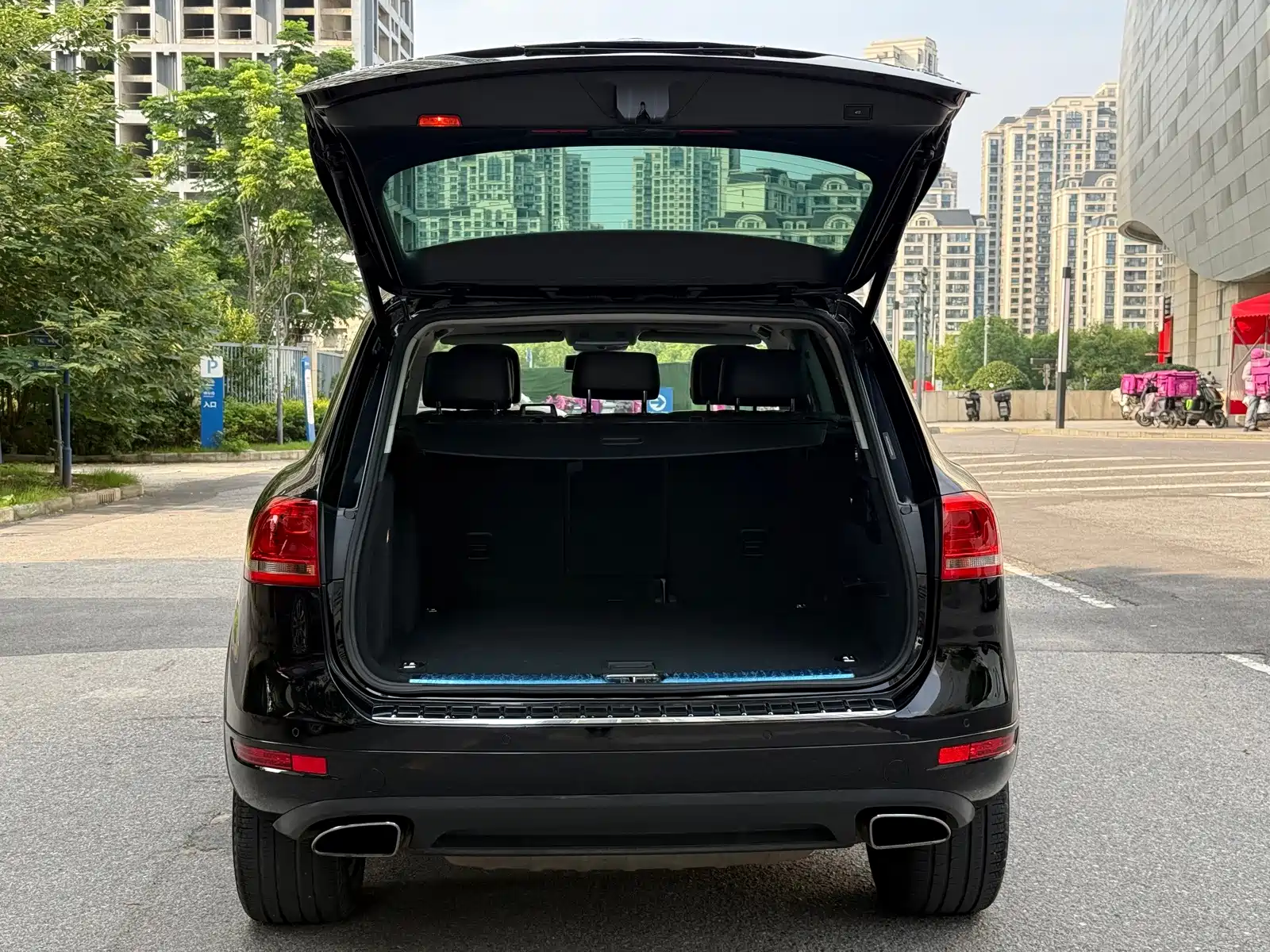 Фото 14 - Volkswagen Touareg