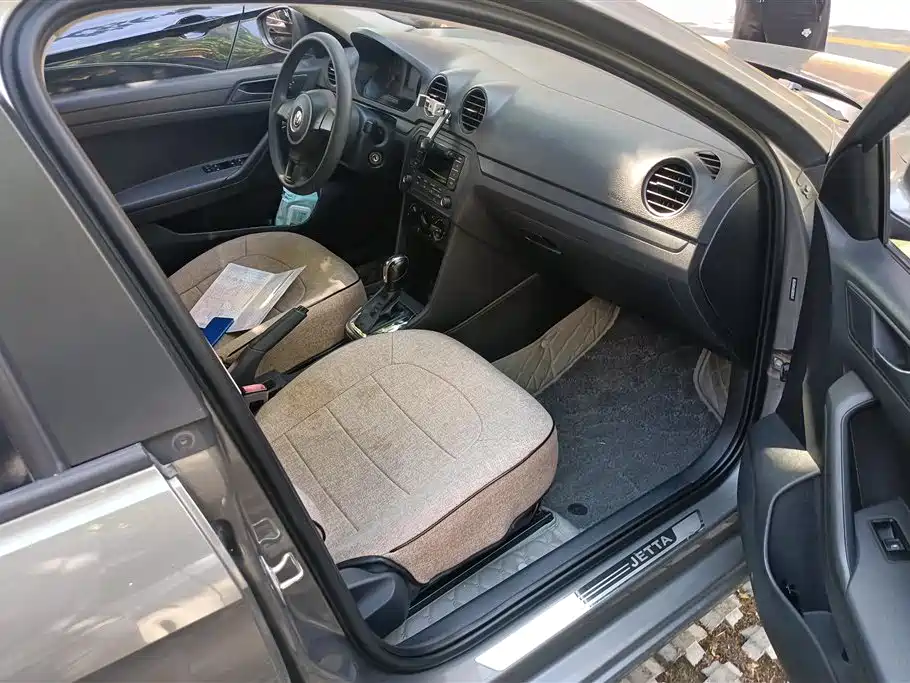 Volkswagen Jetta 2015 Value Edition 1.6L Automatic Fashion фото 8
