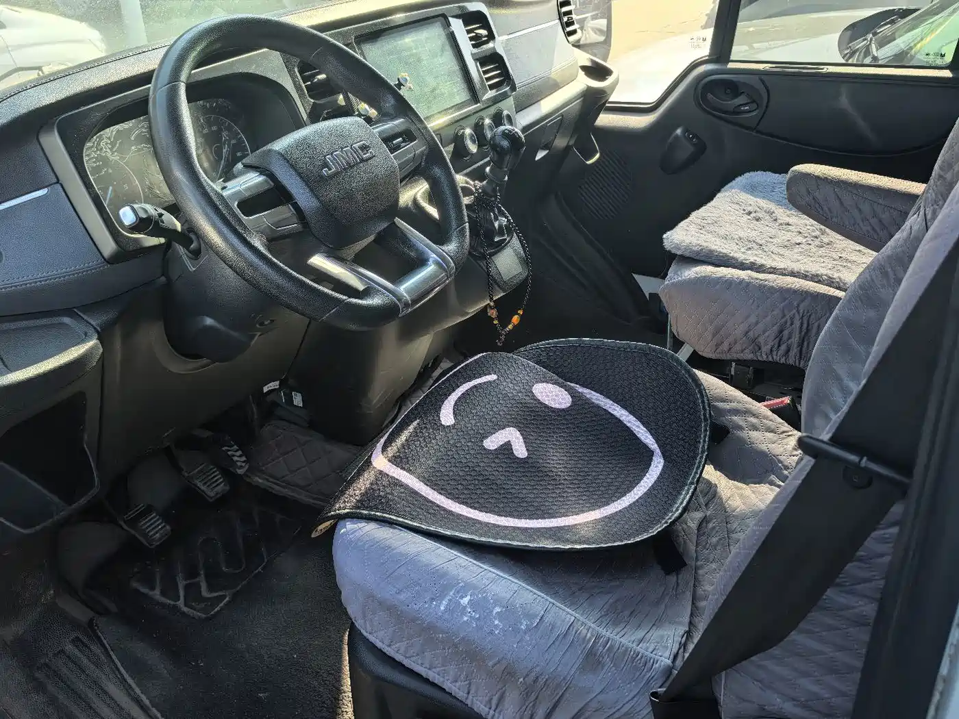 Jiangling JMC Fushun 2023 2023 2.0T Automatic Medium Wheelbase High Roof Commercial MPV 6 Seats