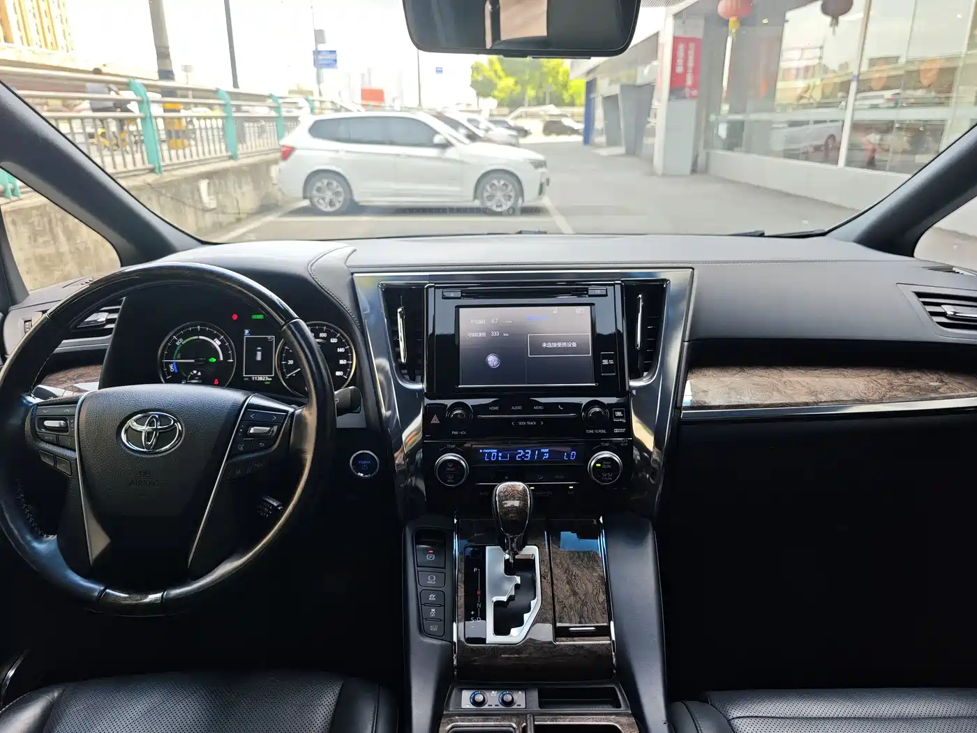 Toyota Alphard 2020 Hybrid 2.5L Premium Edition фото 25