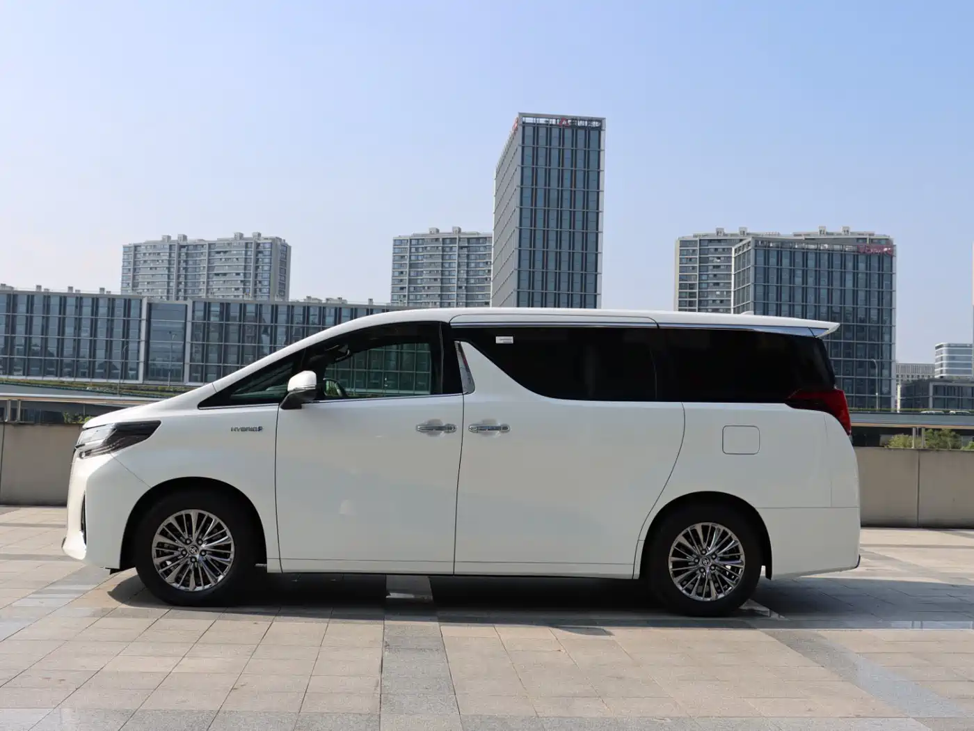 Toyota Alphard 2021 Hybrid 2.5L Premium фото 4