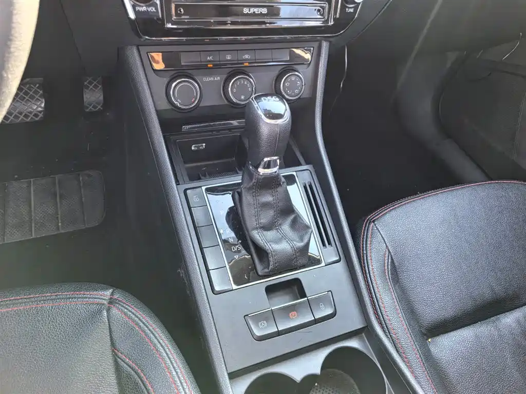 Škoda Superb 2016 TSI280 DSG Advance Edition фото 13