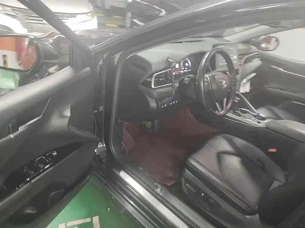 Toyota Camry 2021 2.5G Luxury Edition фото 16