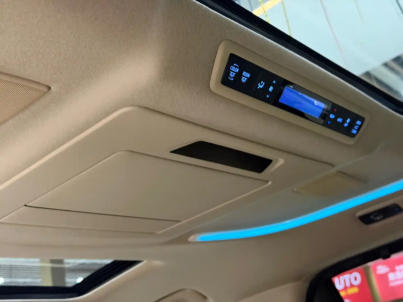 Toyota Alphard 2021 Hybrid 2.5L Luxury фото 22