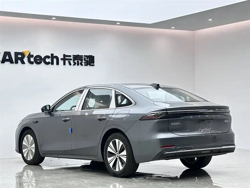 Geely Galaxy Galaxy A7 2025 EM-i 150km Explorer+ Edition фото 6