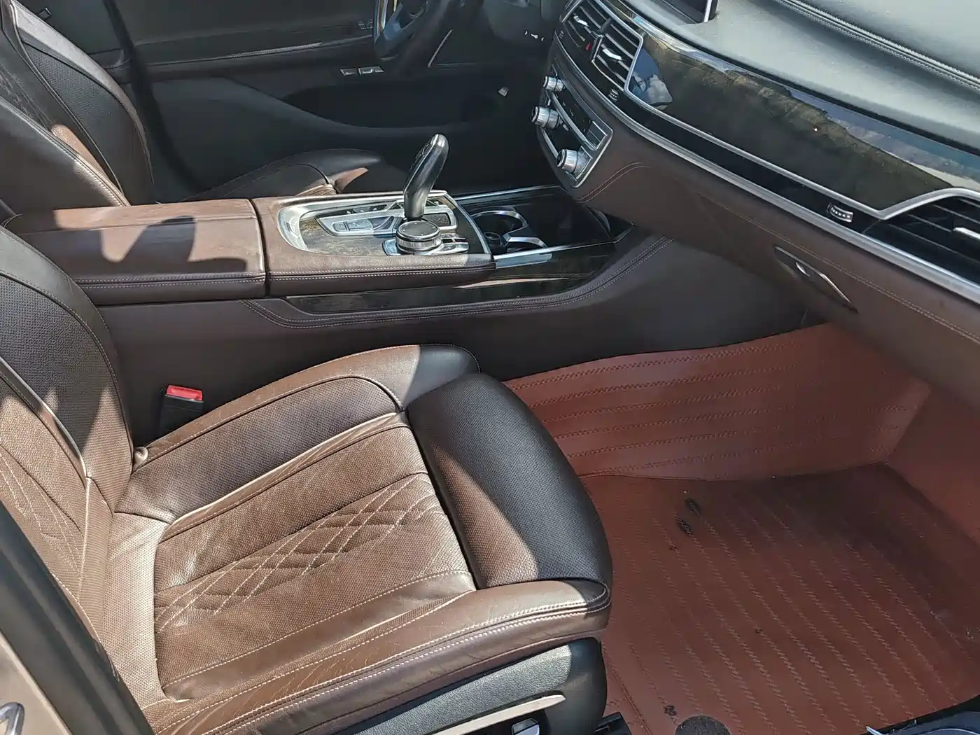Фото 12 - BMW 7 Series