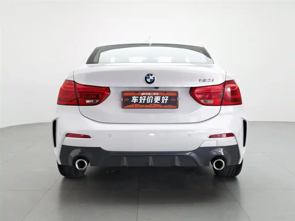 BMW 1 Series 2022 120i M Sport фото 4