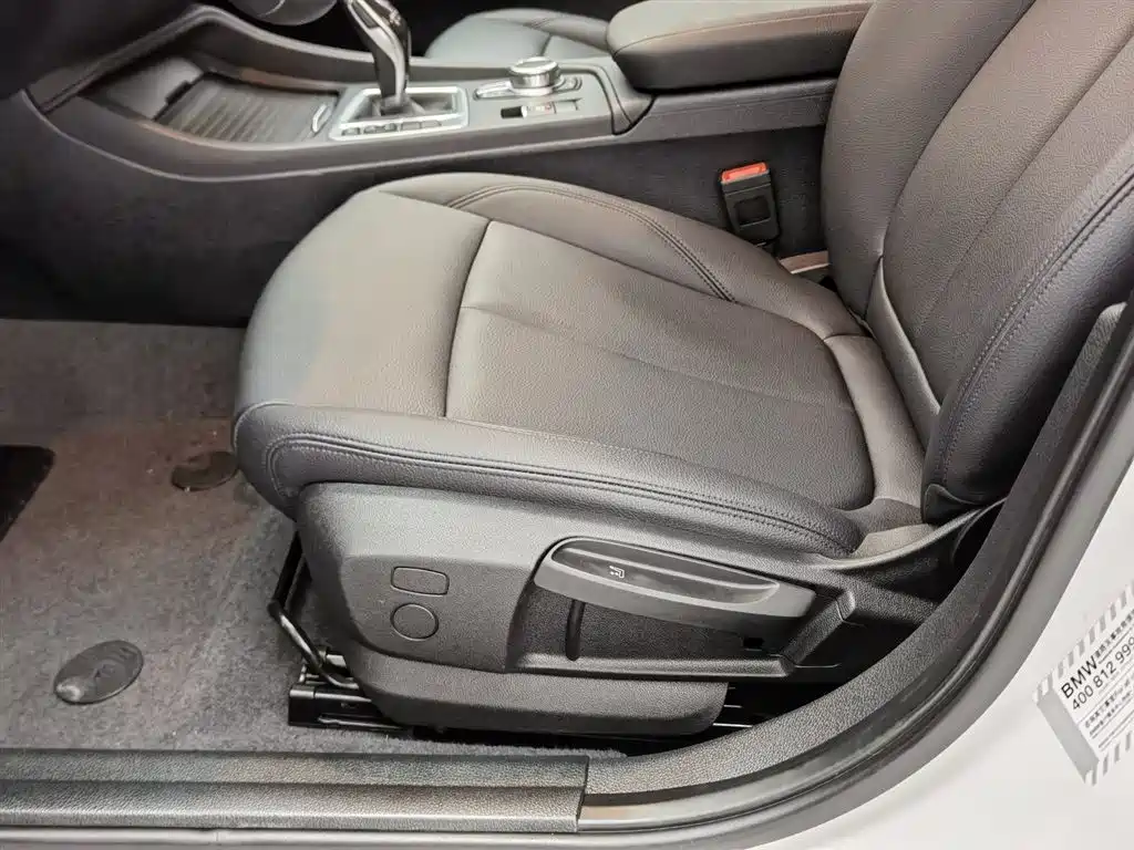 BMW 1 Series 2022 120i M Sport фото 20