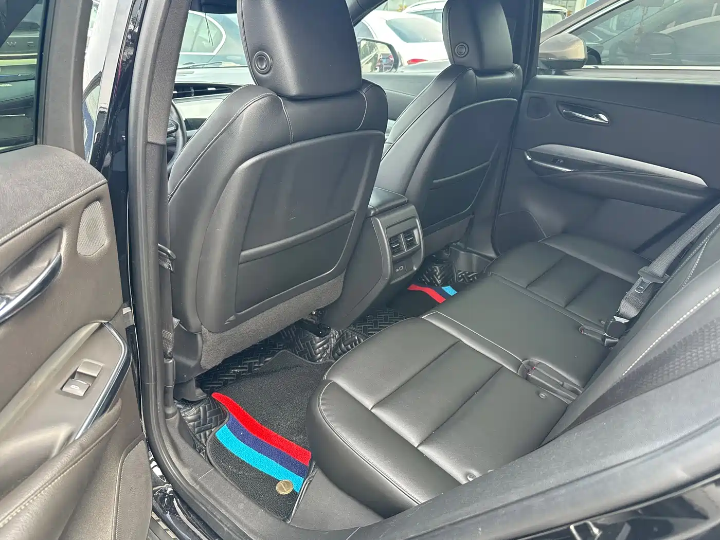 Cadillac XT4 2020 28T FWD Leading Trim фото 3