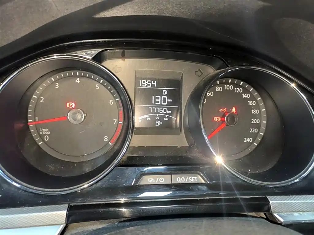 Volkswagen Bora 2017 1.6L Manual Comfort Edition фото 12
