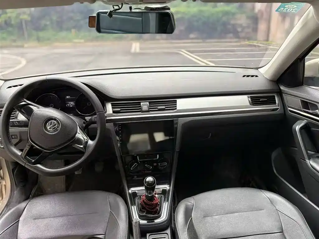 Volkswagen Bora 2017 1.6L Manual Comfort Edition фото 10