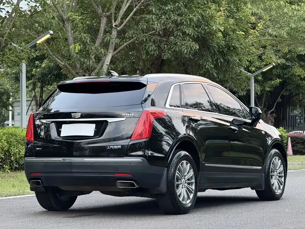 Фото 6 - Cadillac XT5