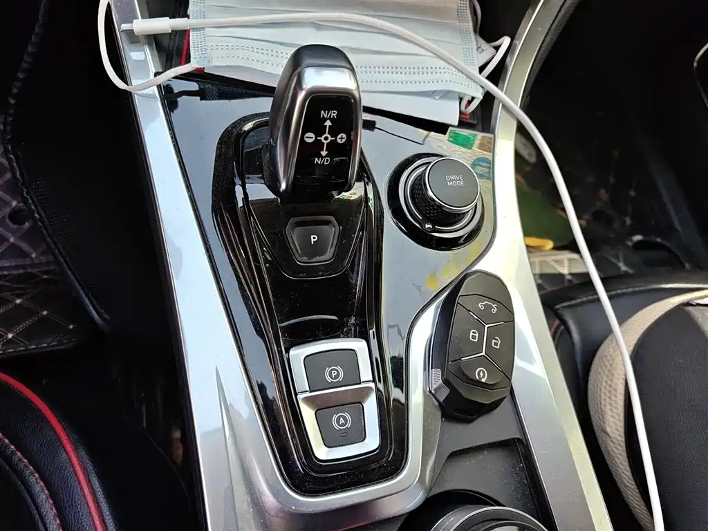 Lynk & Co 01 2017 2.0T AWD Pro фото 7