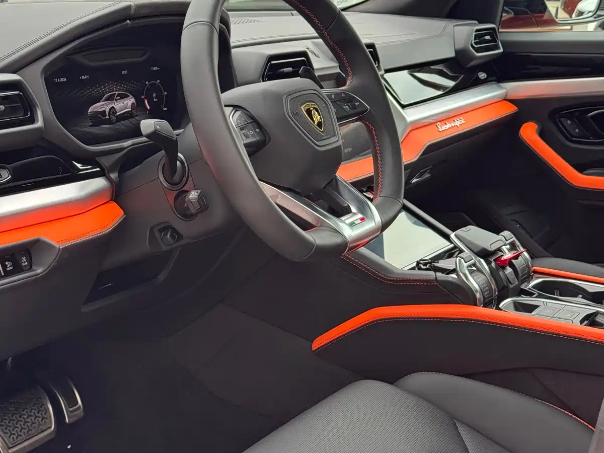 Lamborghini Urus SE 2025 4.0T Standard Edition фото 5