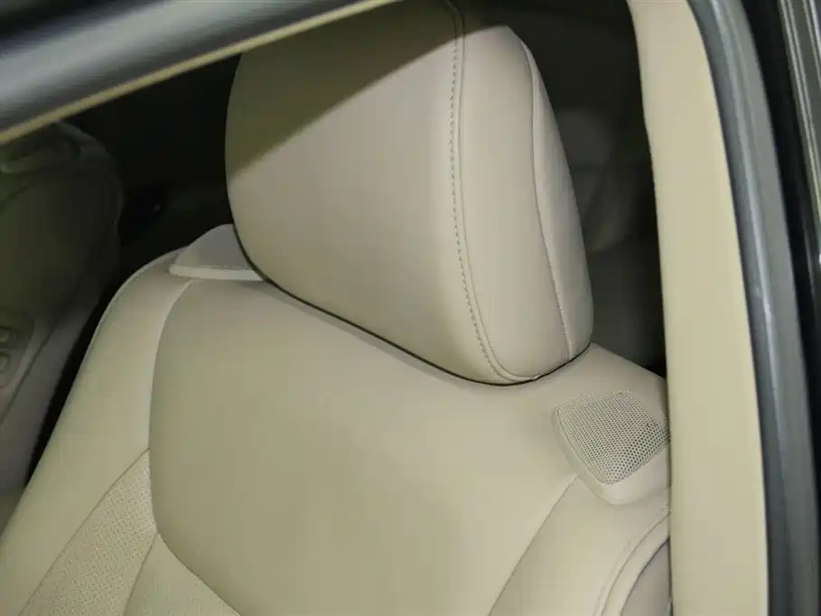 Toyota Crown 2010 4.3L Royal Saloon VIP фото 22
